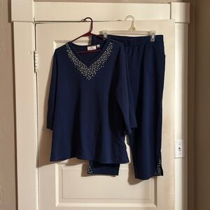 Quaker factory 2 piece navy blue capri set. Size oversized Medium